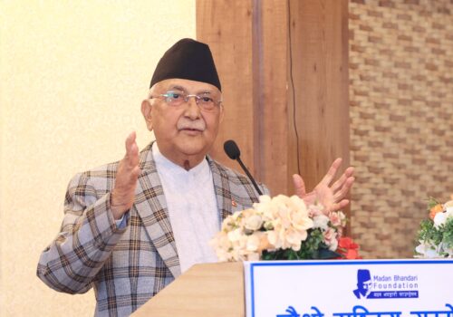 गगन थापालाई प्रधानमन्त्री ओलीको प्रश्न, मेरो बेडरुमसम्म बिचौलियाको पहुँच छ भन्नेहरूले प्रमाणित गर्न सक्छन् ?